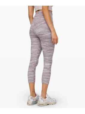 Lululemon Align Crop 21" Mini
Space Dye Herringbone Jacquard
Blk Cherry